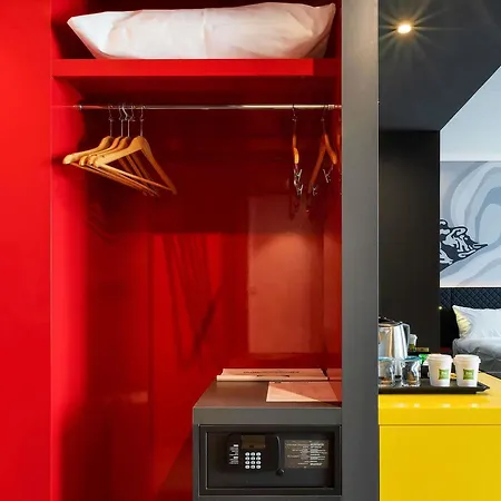 Ibis Styles Merter מלון 5*