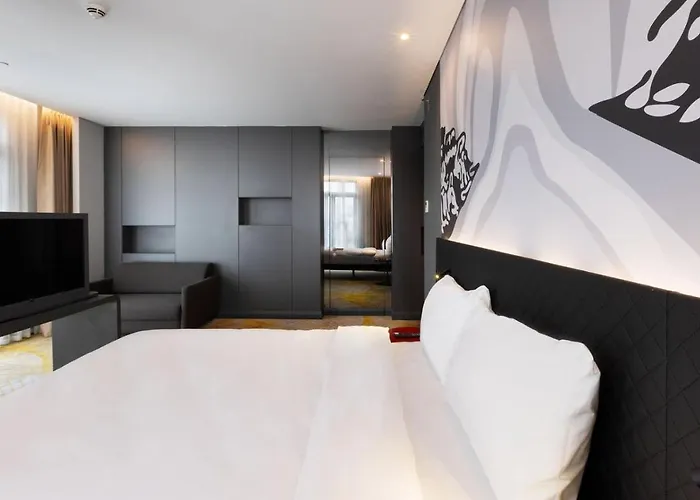 Ibis Styles Merter מלון 5*