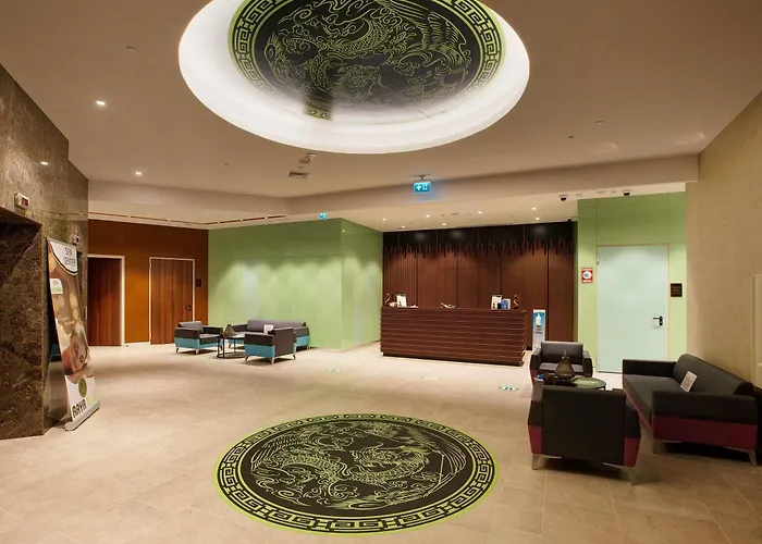 Ibis Styles Merter מלון 5*