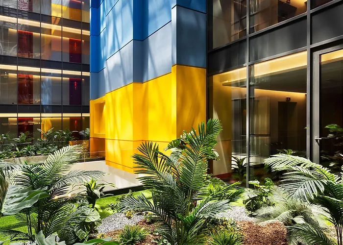 Ibis Styles Merter מלון 5*