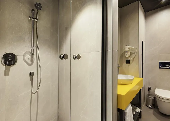 Ibis Styles Merter מלון