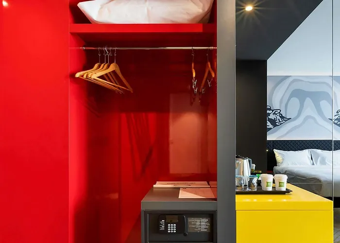 Ibis Styles Merter מלון 5*